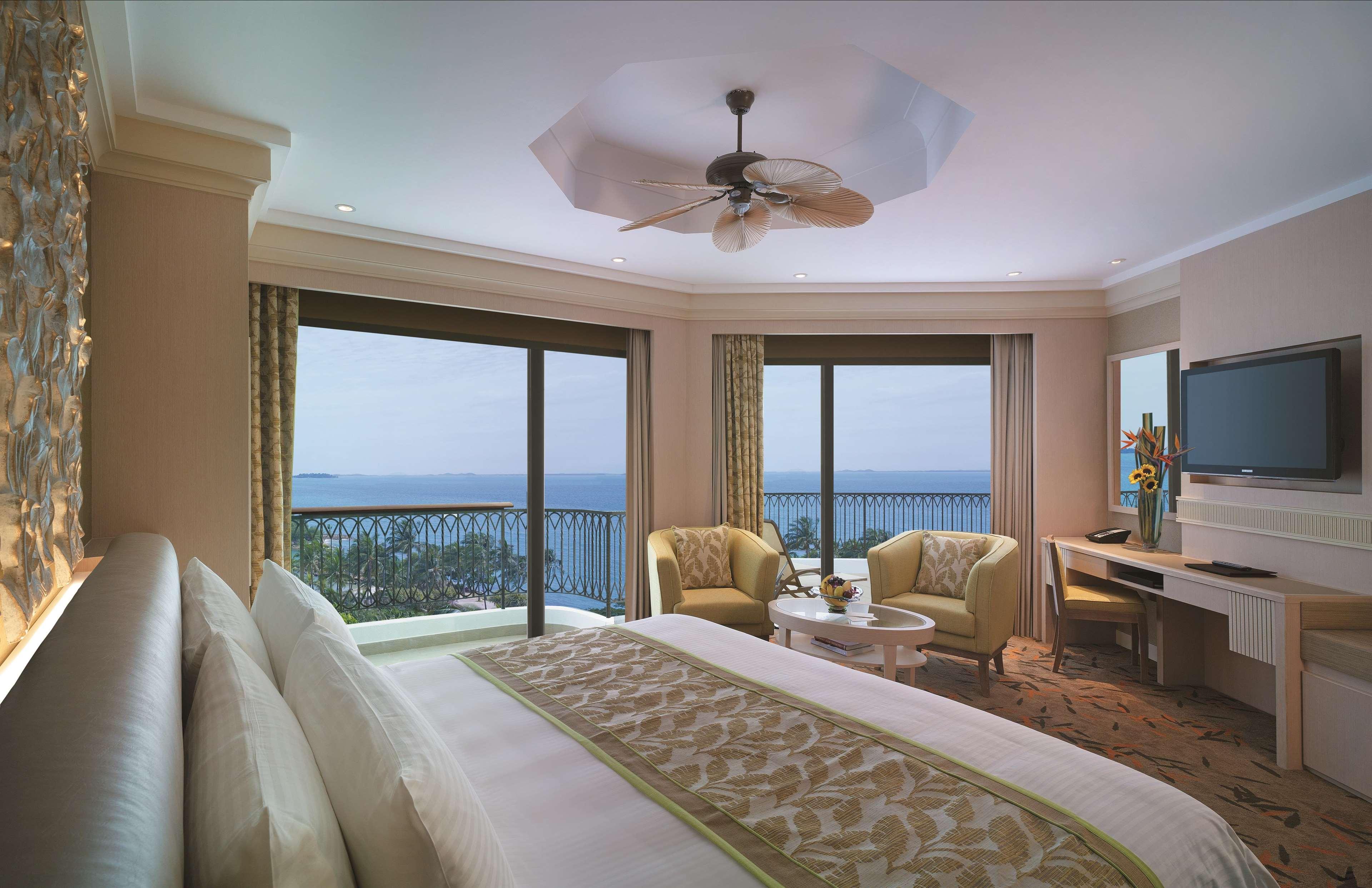 Shangri-La Rasa Sentosa, Singapur Zewnętrze zdjęcie A guest room at the Hilton San Diego Bayfront
