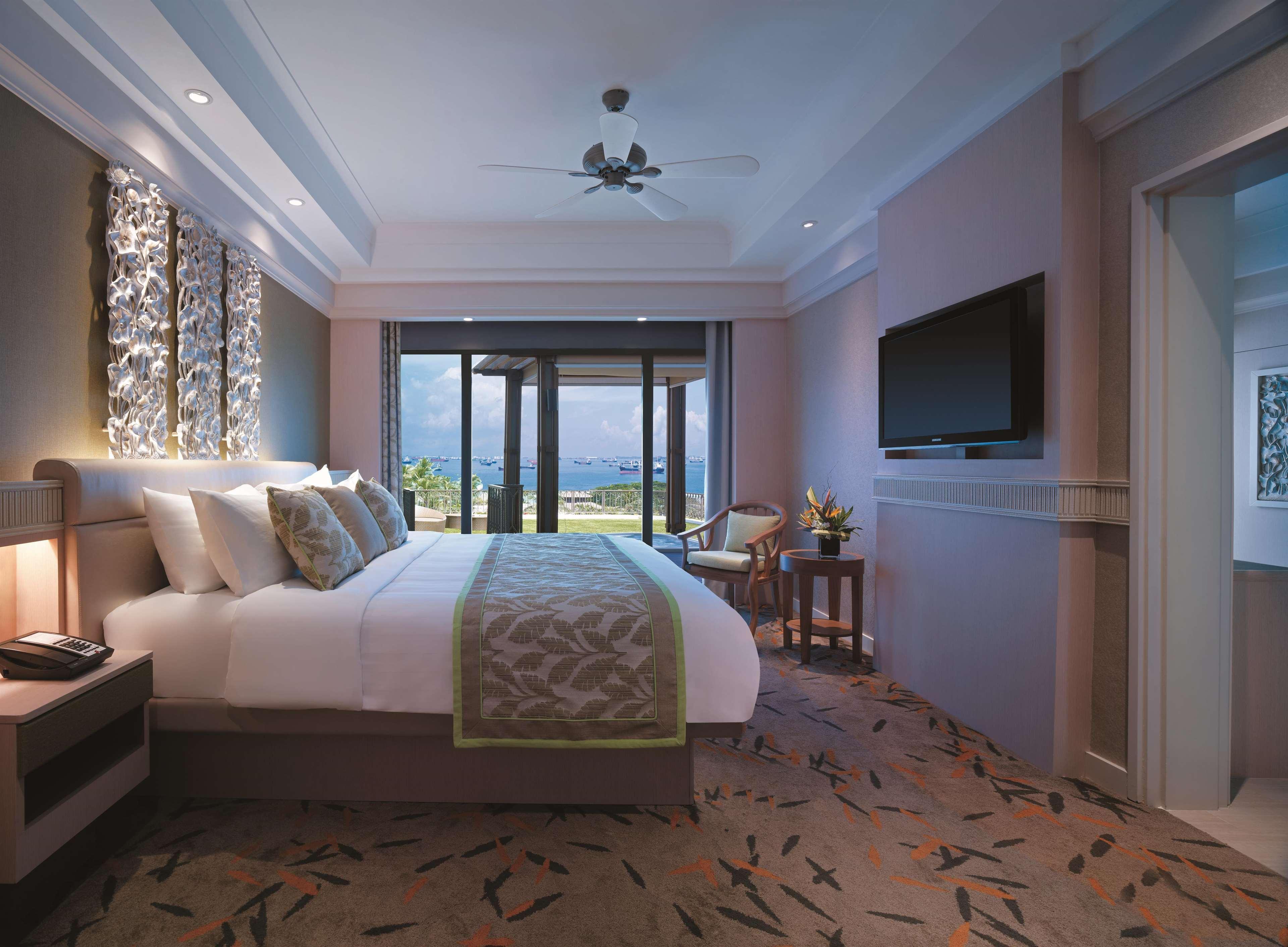 Shangri-La Rasa Sentosa, Singapur Zewnętrze zdjęcie A bedroom at The Oberoi, Mumbai