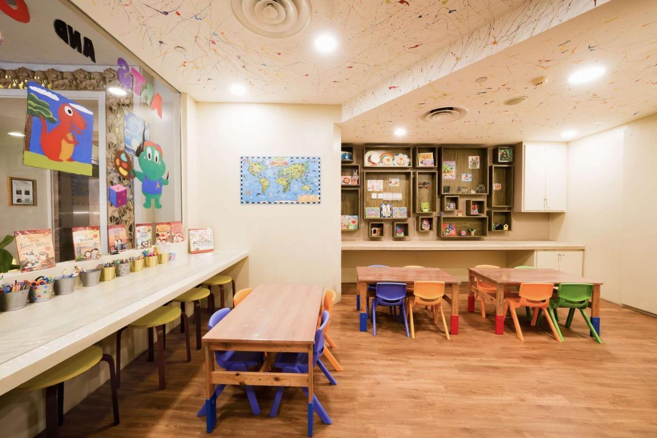 Shangri-La Rasa Sentosa, Singapur Zewnętrze zdjęcie A classroom at the International School of Asia and Africa