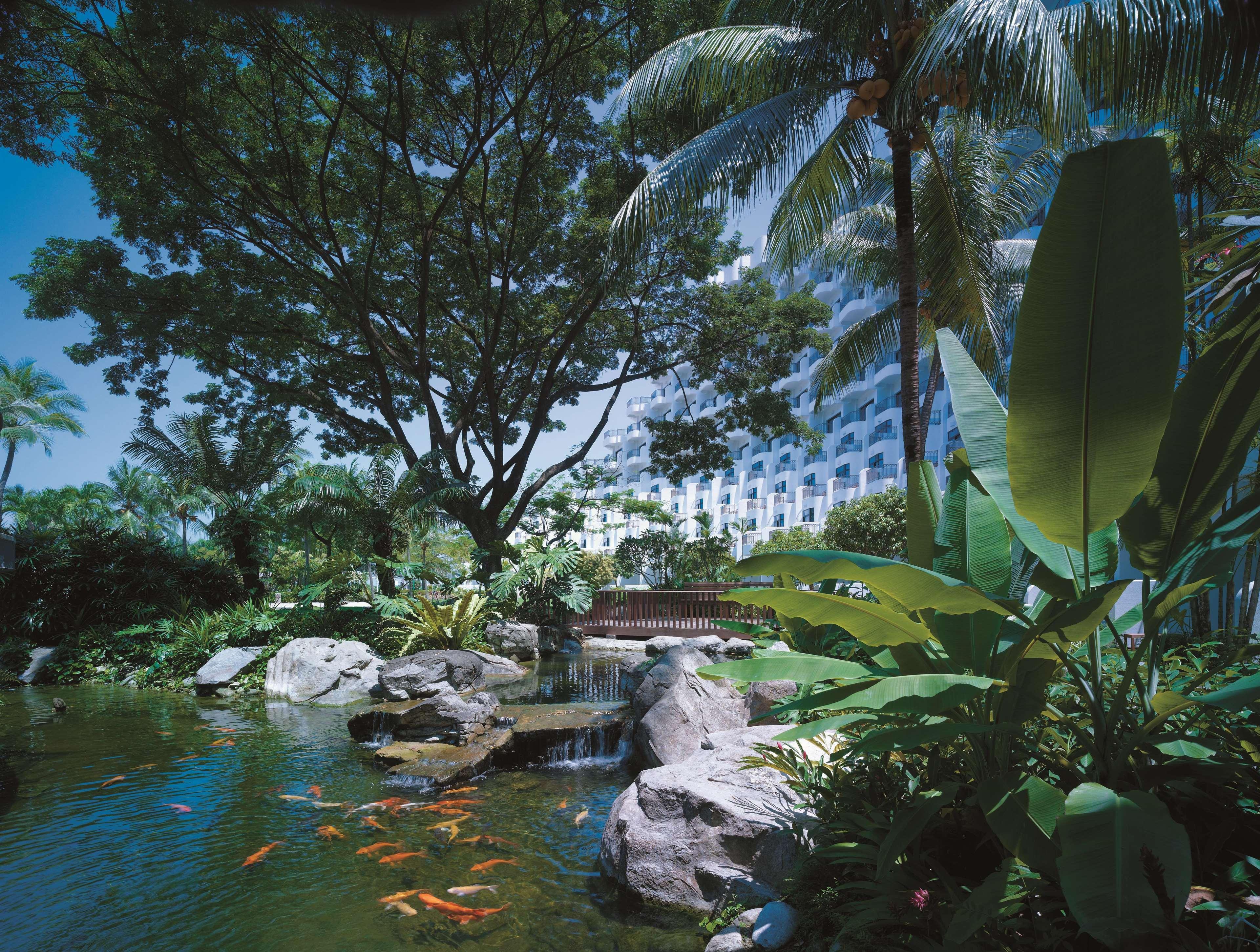 Shangri-La Rasa Sentosa, Singapur Zewnętrze zdjęcie The resort's lagoon